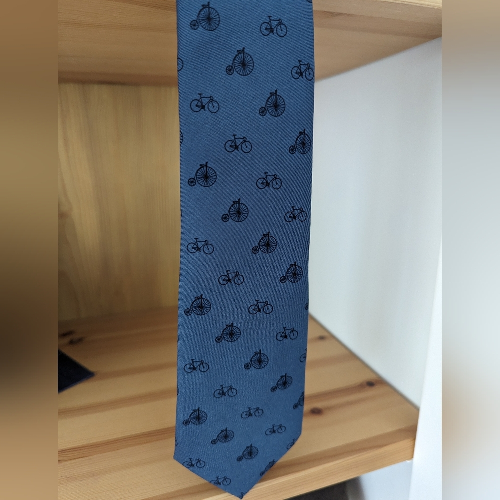 Banana Republic Men's Blue Bicycle Tie